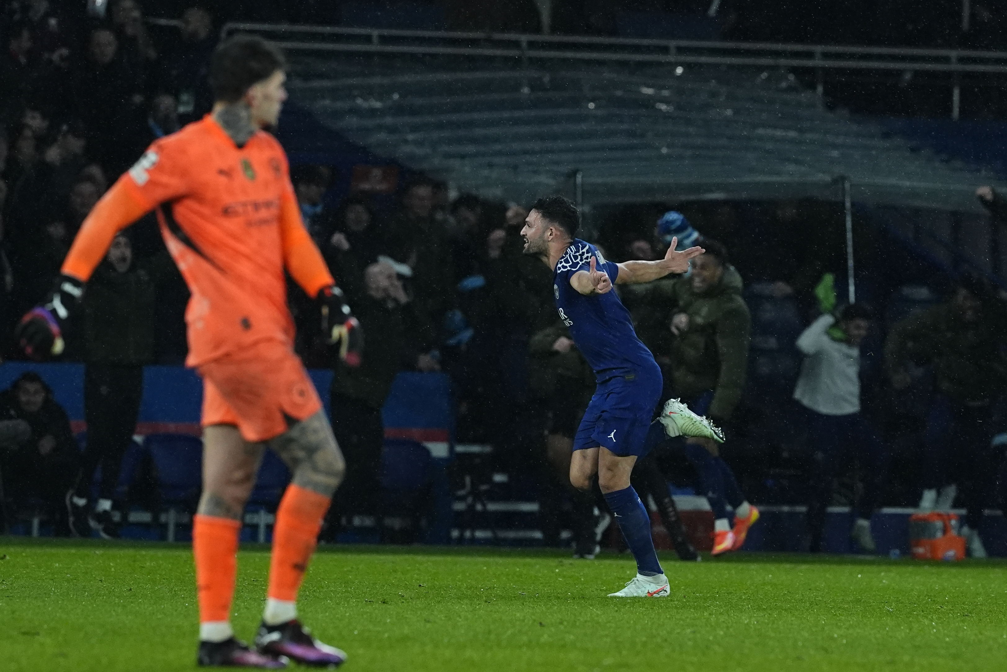 曼城在欧洲比赛中继续胜利，取得重要胜利