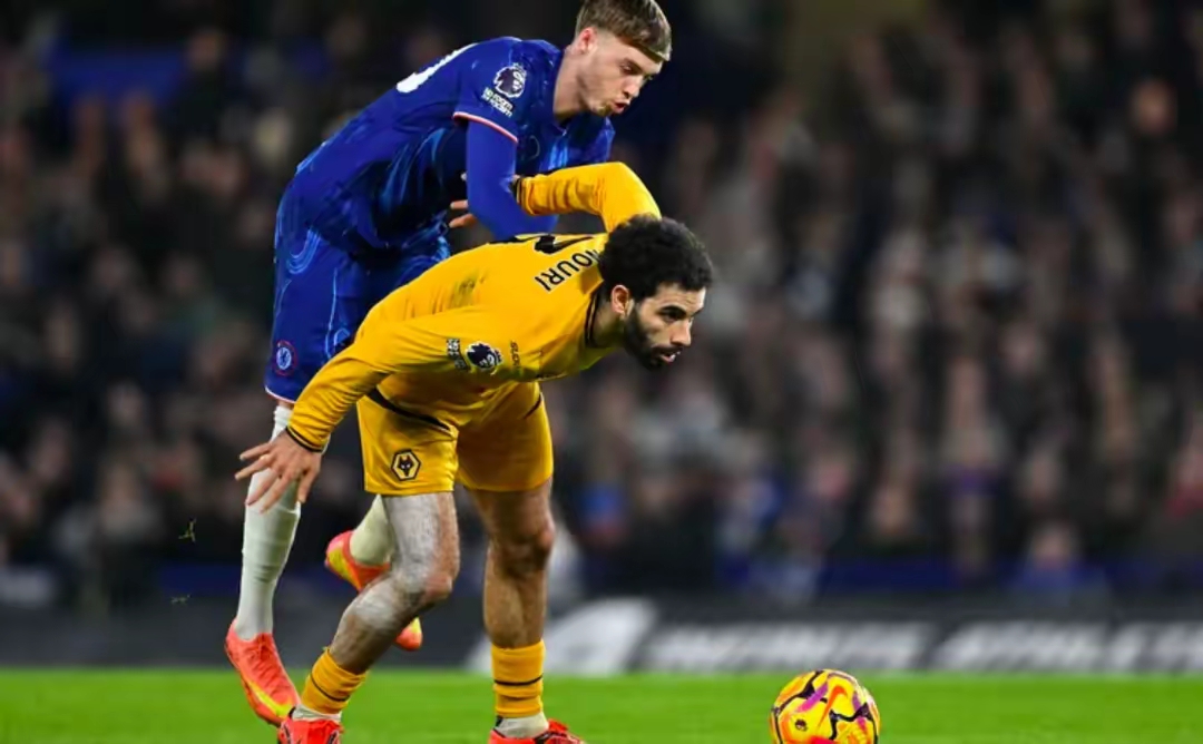 狼堡队员备战下一场比赛，冲刺联赛前四