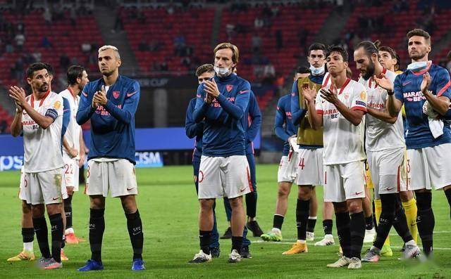 包含波兰险胜保加利亚，锁定欧国联半决赛席位的词条