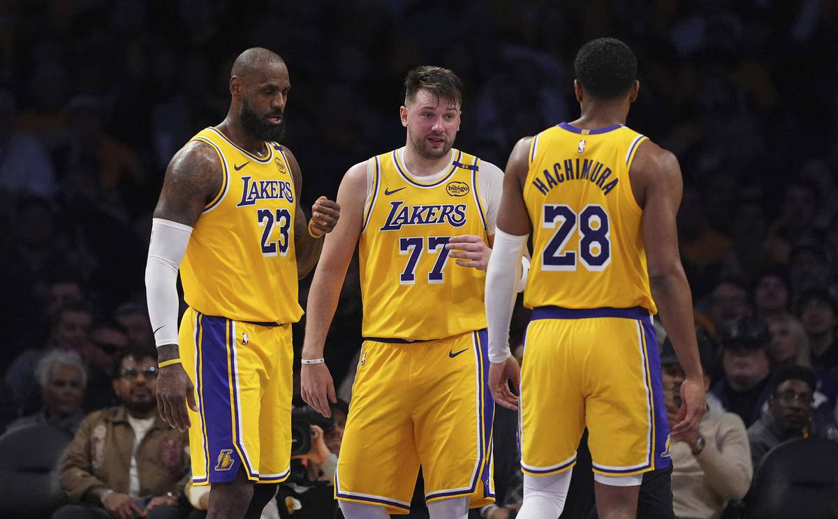 开拓者阵容深度不足，需加强板凳球员贡献的简单介绍