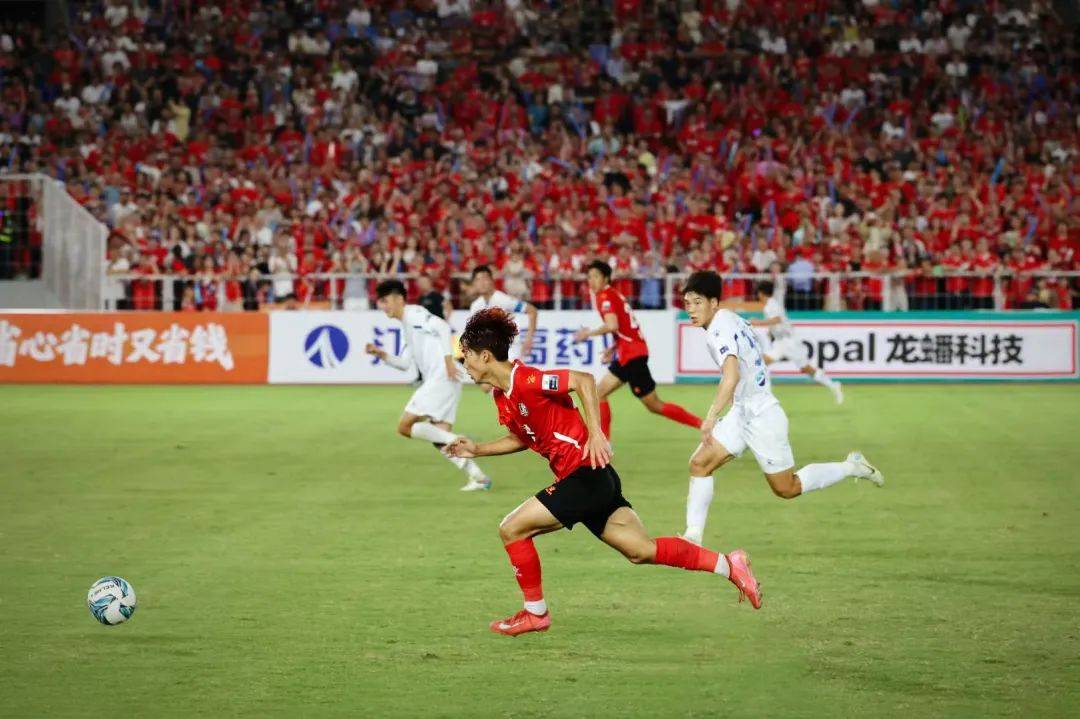 包含热门球队再度击败对手，稳固领先位置的词条