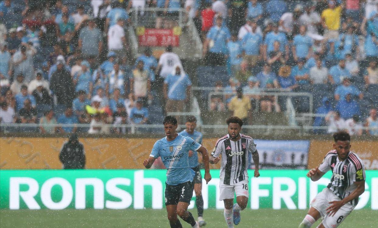 国际米兰中场表现出色，连续破门帮助球队回暖