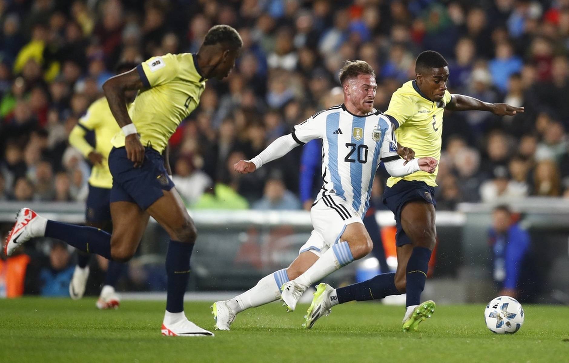 厄瓜多尔球员在南美赛事中遭遇伤停