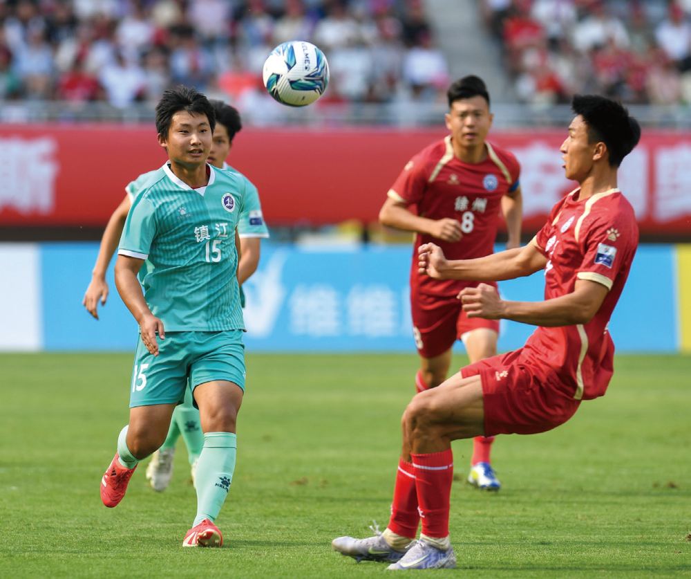 包含踢球比赛赛场上赛出风采，球员实力出众的词条