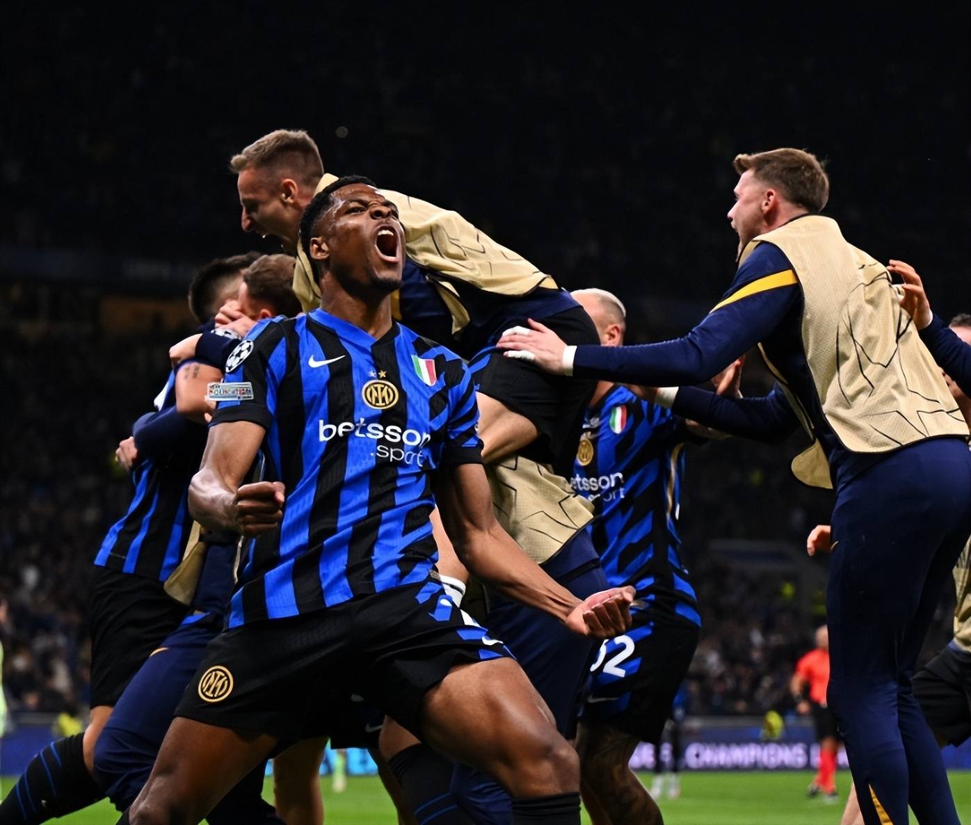 关于巴萨绝杀逆转，欧冠夺冠前景一片光明的信息