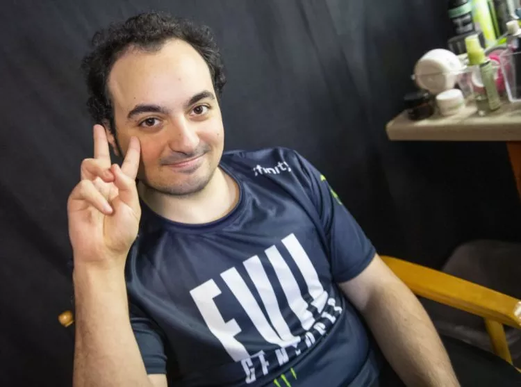 CLG险胜100T，369操刀奇招英雄翻盘四强赛3:1（洛杉矶）