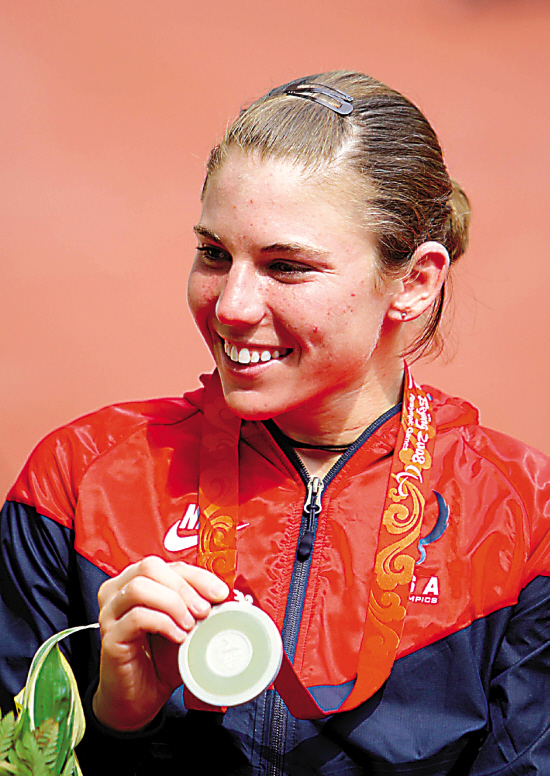 西班牙运动员在击剑比赛中获得银牌 西班牙运动员在击剑比赛中获得银牌