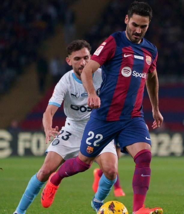 巴塞罗那客场遭遇惨败,摆脱颓势 巴塞罗那客场遭遇惨败,摆脱颓势