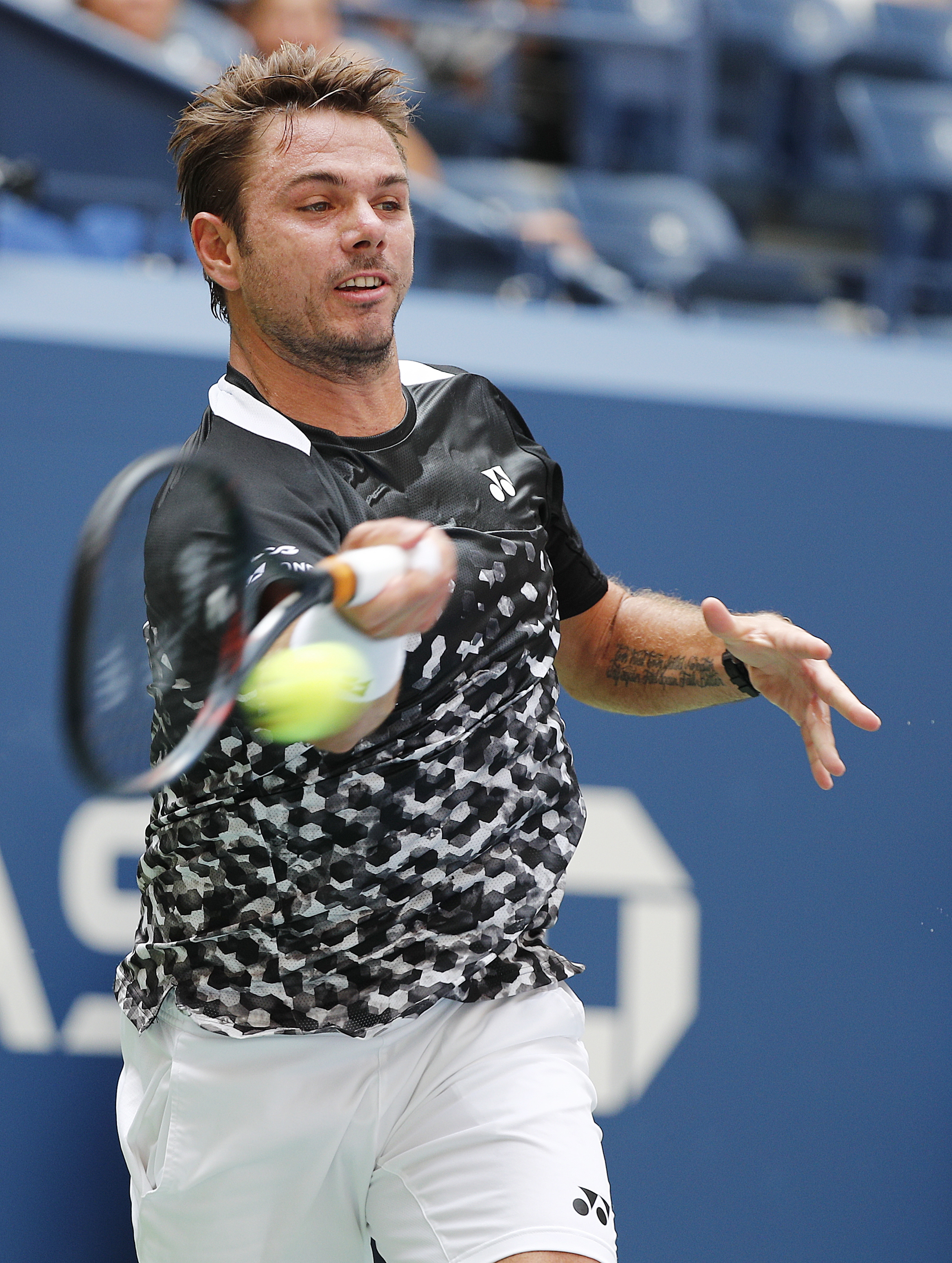 美国网球队逆转意大利网球队，瓦林卡绝境逆转的简单介绍