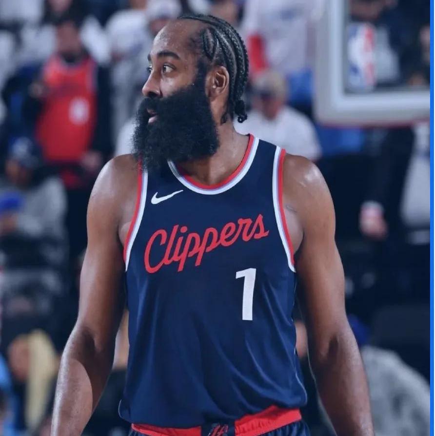 关于凯尔特人B队爆冷波兰男篮，哈登统治全场的信息