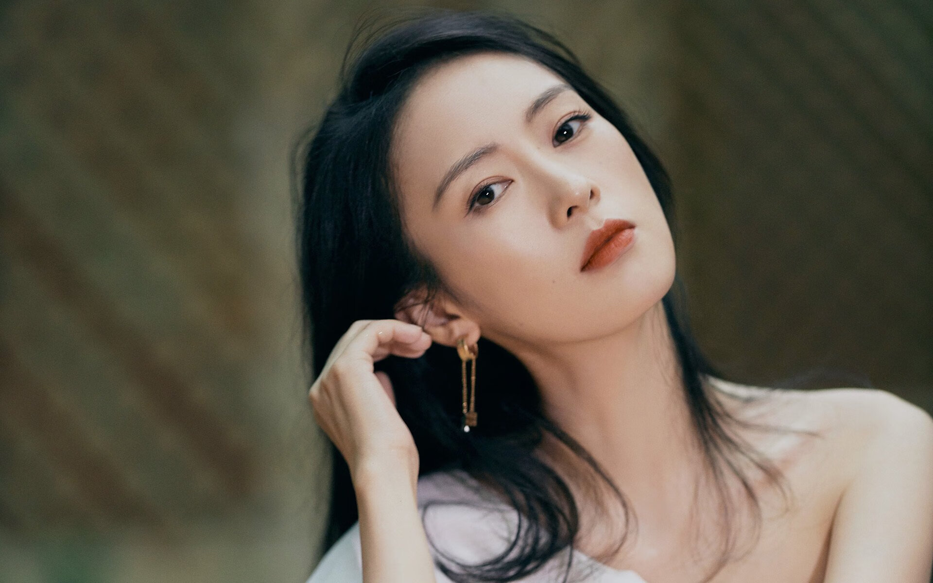 雷霆利剑斩篮网，东契奇铁砧锻冠军之心