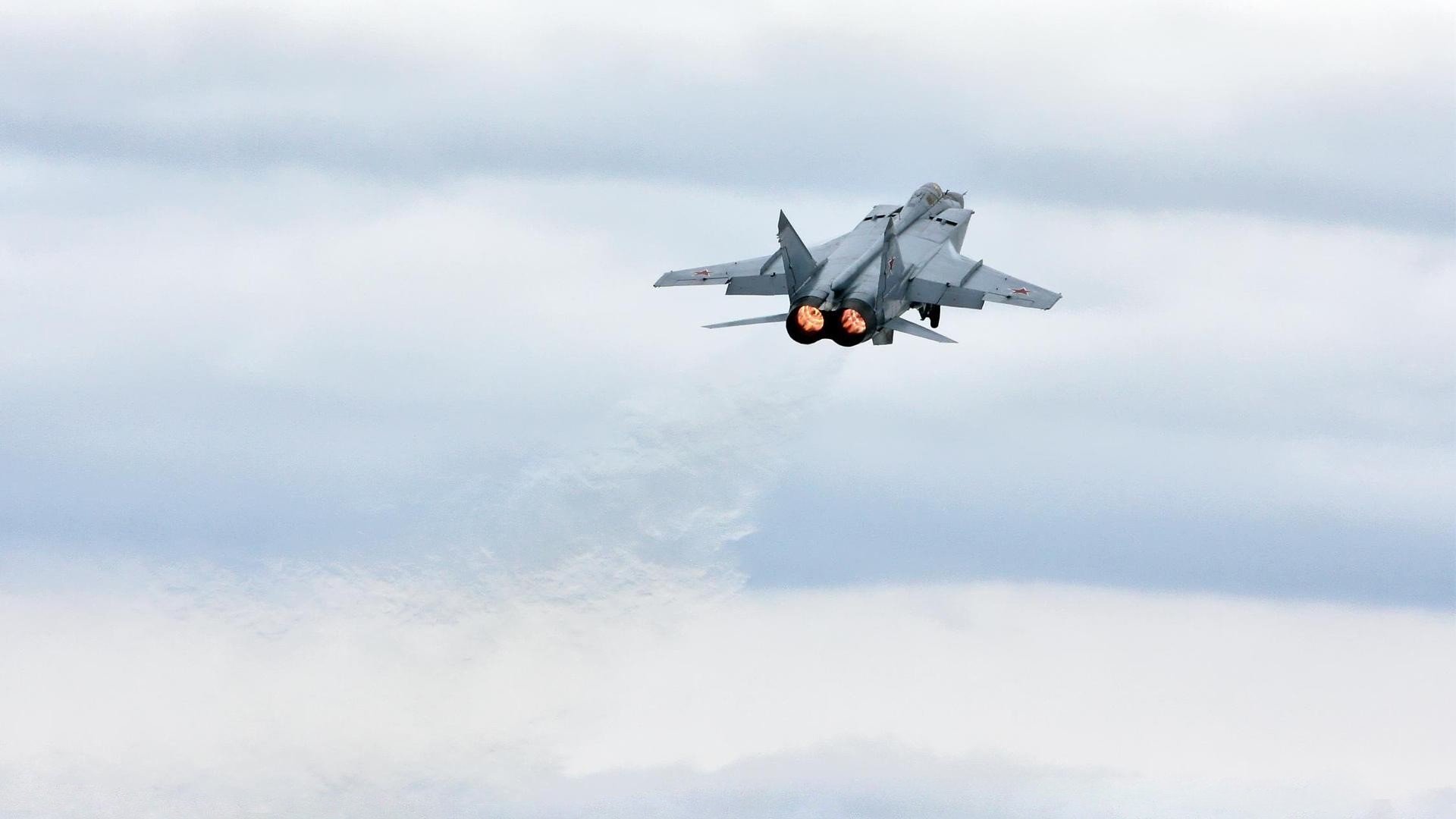 双星映照,当国王的铁血碾过火箭的尾焰,杜兰特在东部之巅投下死神裁决