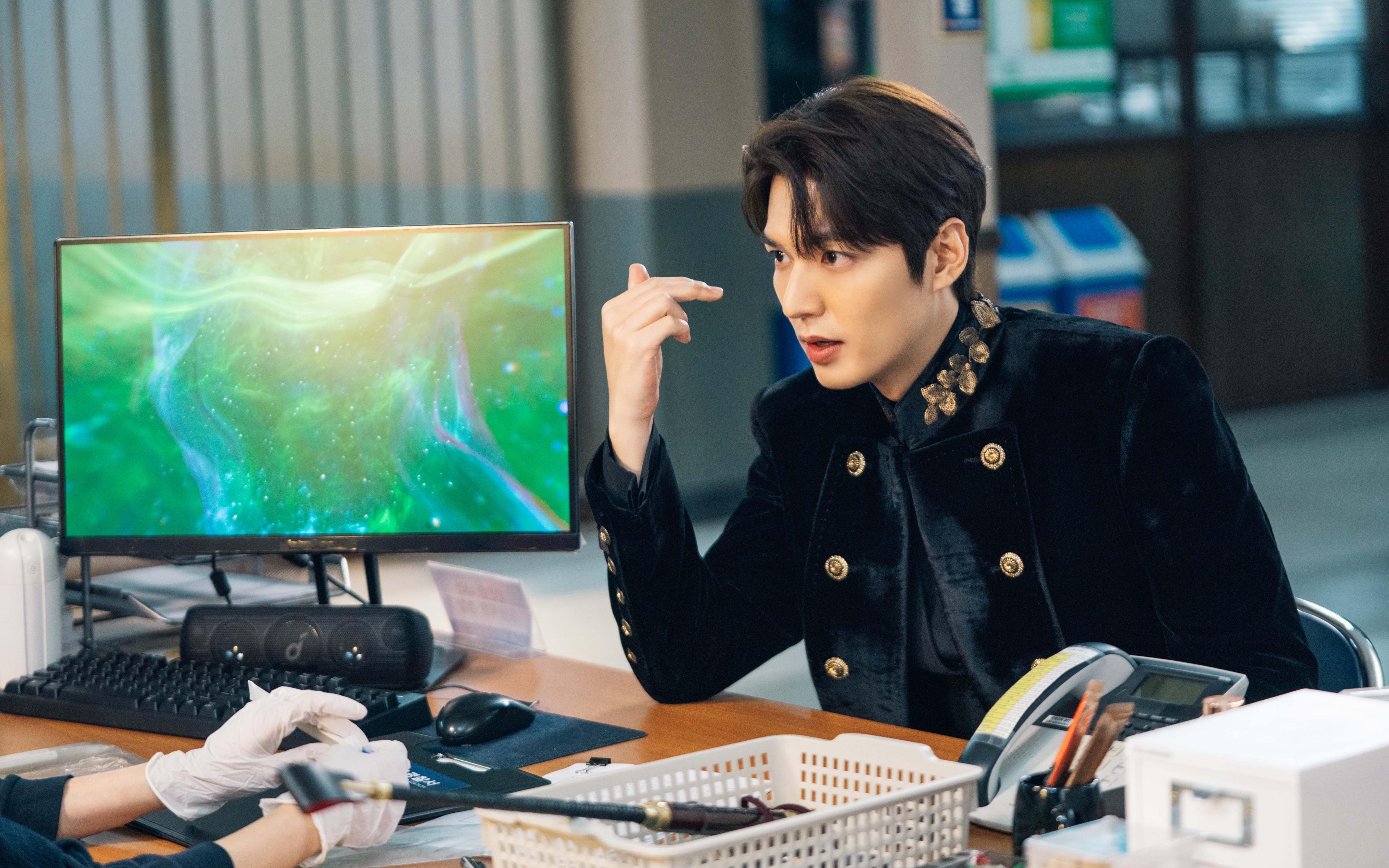 双城记，快船铁索寒江锁活塞，浓眉一剑光寒定乾坤