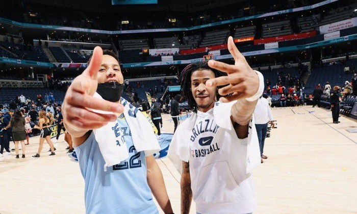 湖人冲垮勇士，莫兰特成为关键先生