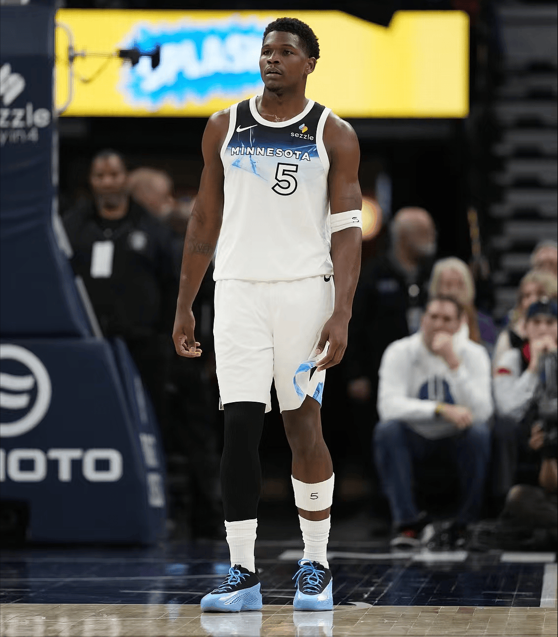 雷霆打穿老鹰，爱德华兹赛后评分拉满